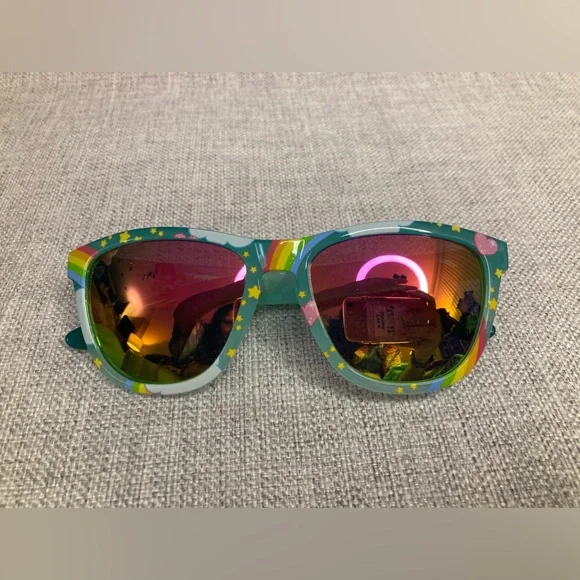 Accessories | Knockaround 4th Anniversary Care Bears Limited  display picture 1